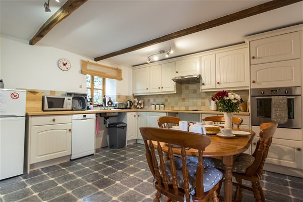 Spacious kitchen area